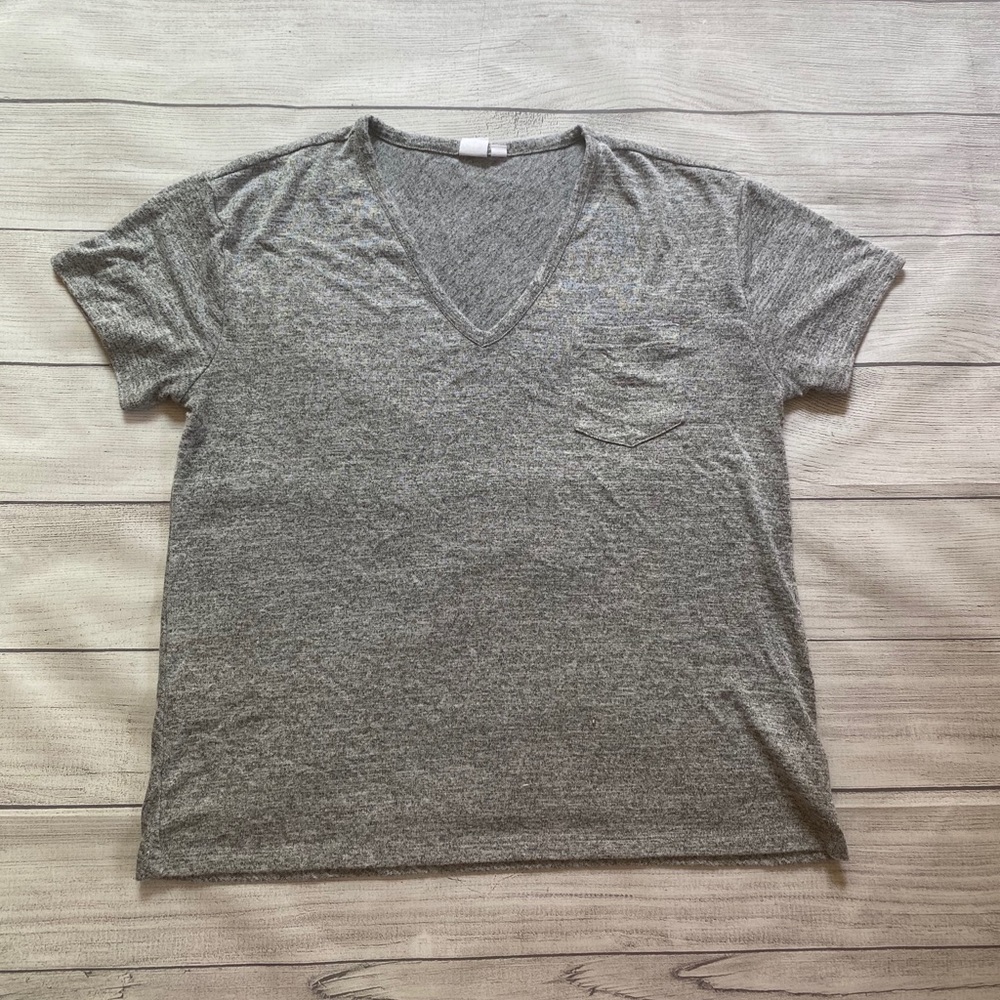 Gap softspun v neck tee